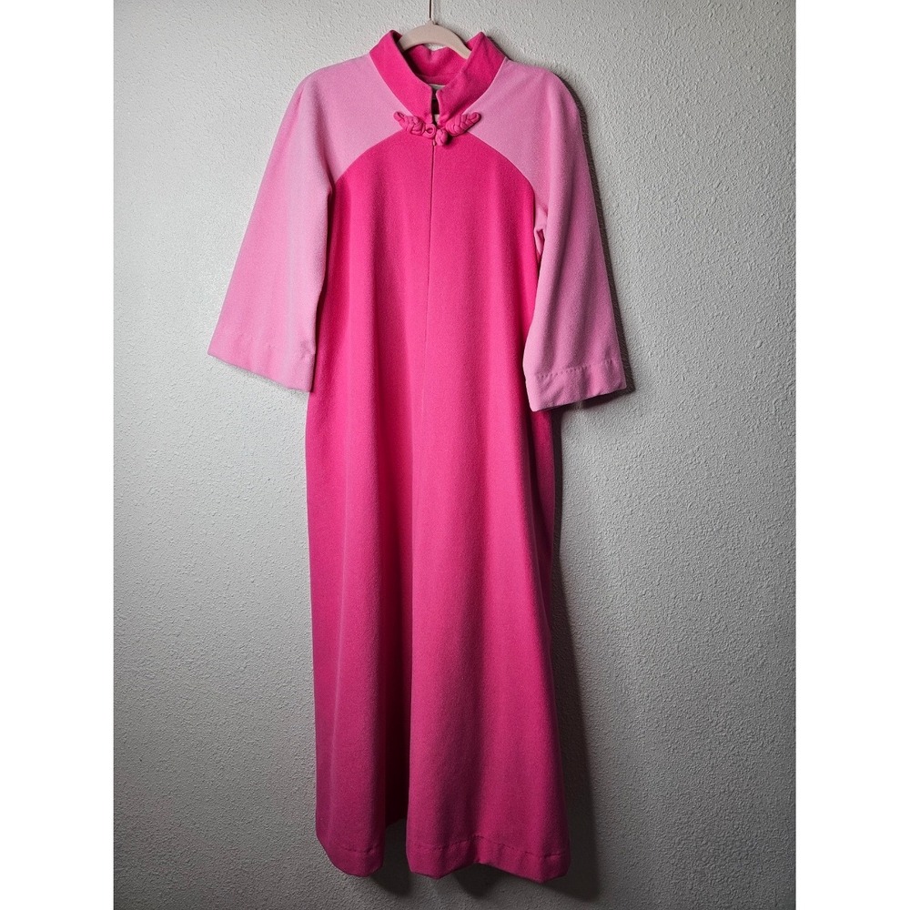 Vintage Vassarette Pink Fleece Lounger Robe Mandarin Collar Frog Closure Maxi